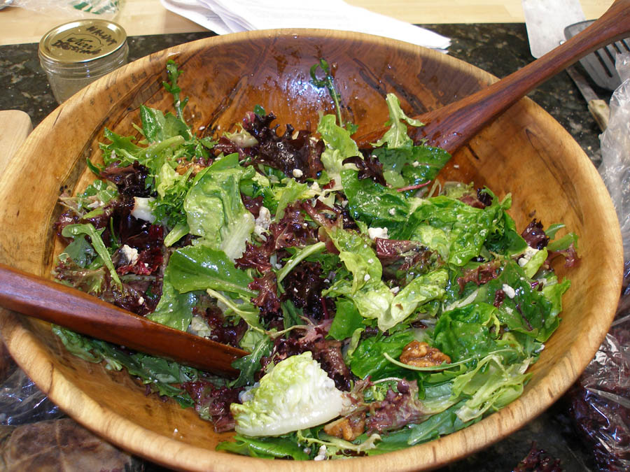 Gourmet salads are quick and so healthy.