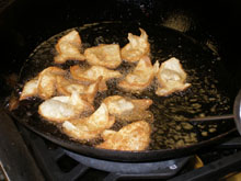 Crispy won tons in the wok